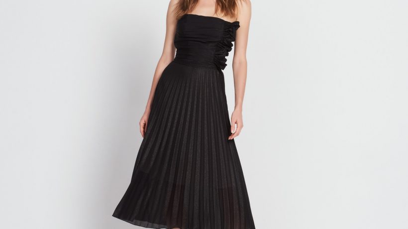 Sandro’s Christmas collection is sexy and classic in equal parts (and we love it)