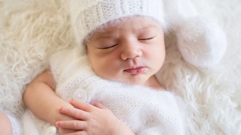 Dresses ideas for new born baby: How to buy baby clothes