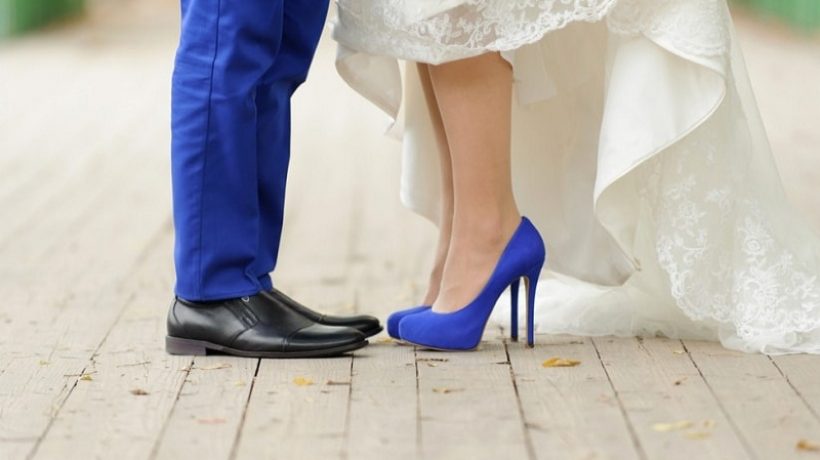 Blue bridal shoes: let yourself be conquered!