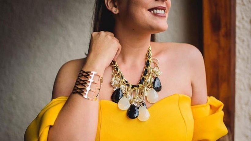 As a simple fashion accessory you can completely change an outfit