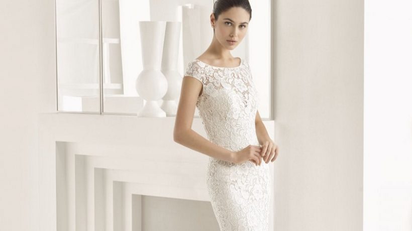 Wedding dresses with lace: romantic and seductive designs