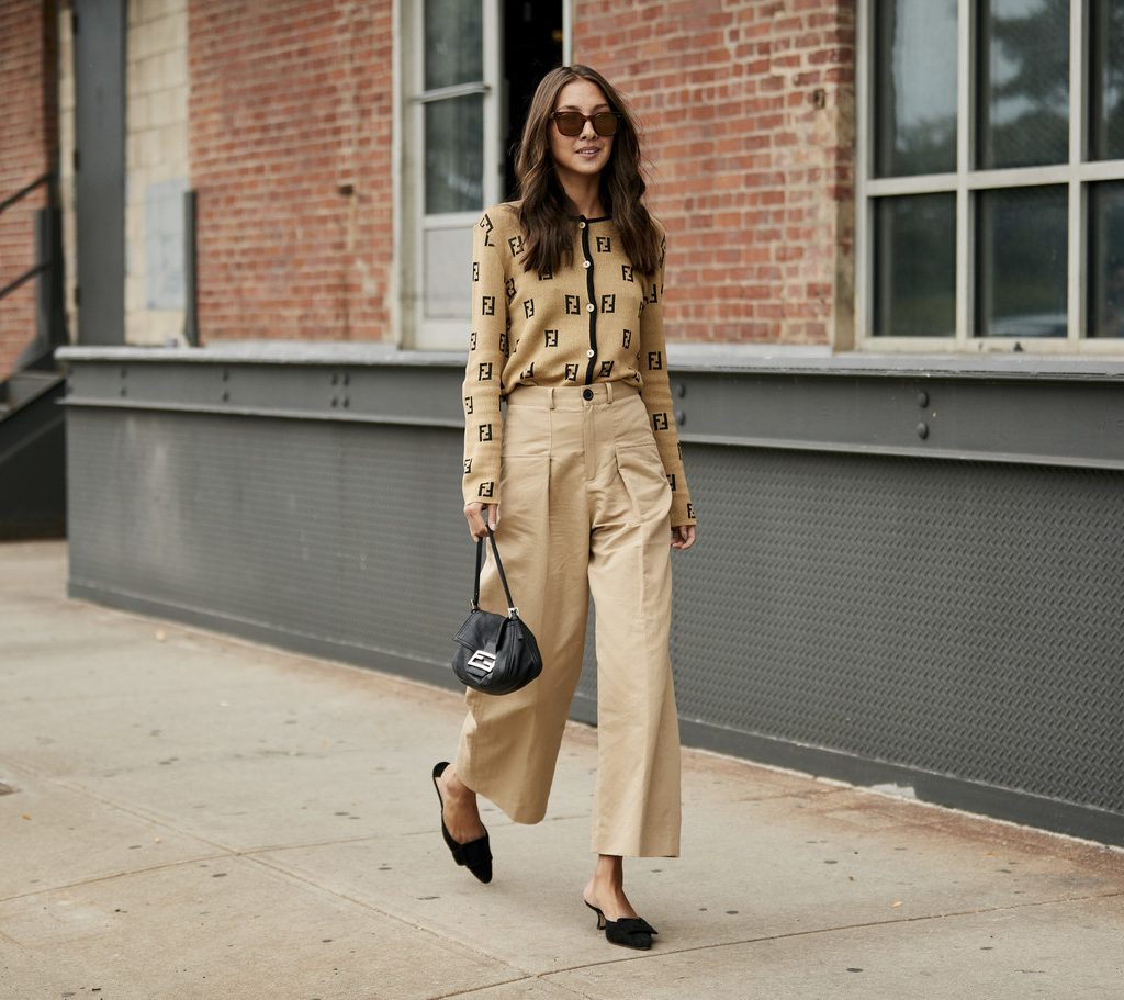 How to wear wide ankle pants in style during halftime - Today Dresses