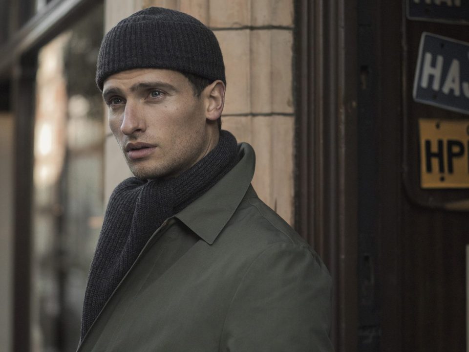 how to wear a beanie