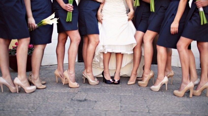 What color shoes to wear with navy dress?