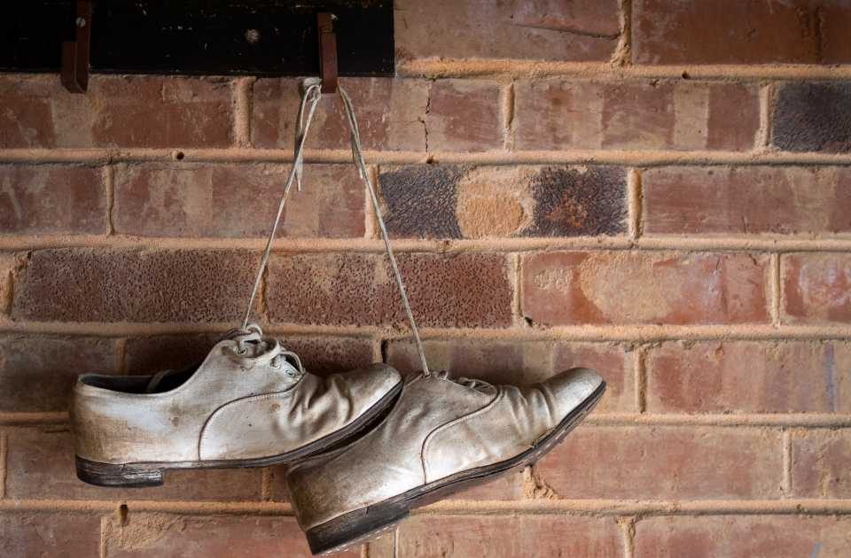 how to tie boots with hooks