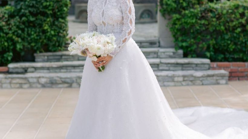 Quickest Ways to Wear Long-Sleeve Wedding Dresses