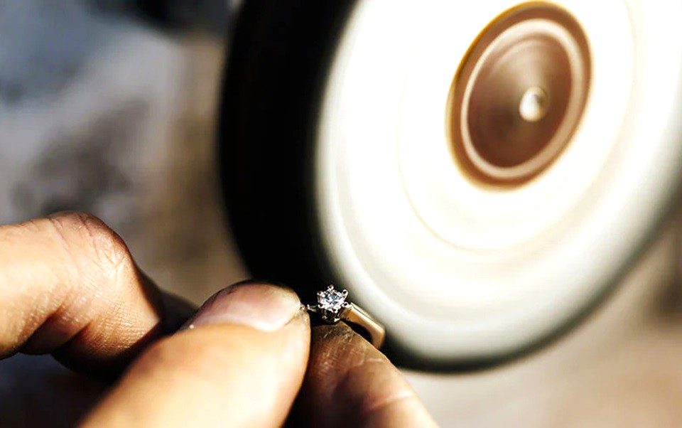How do you professionally clean jewelry at home?