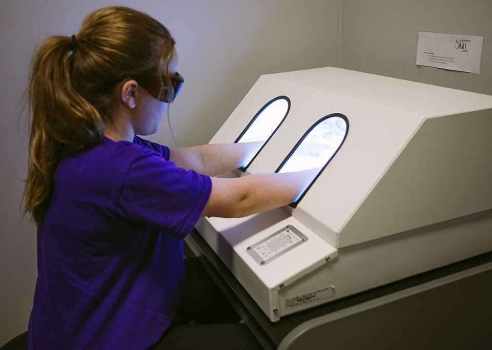 What is UVB light therapy good for