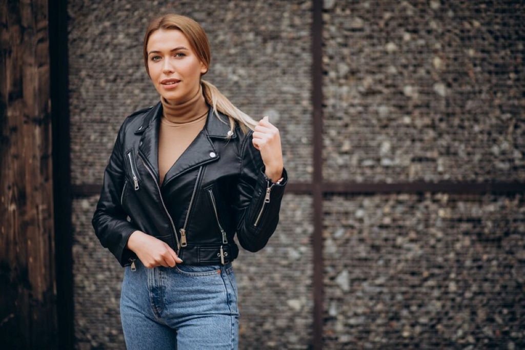 Accessorizing Your Faux Leather Leggings