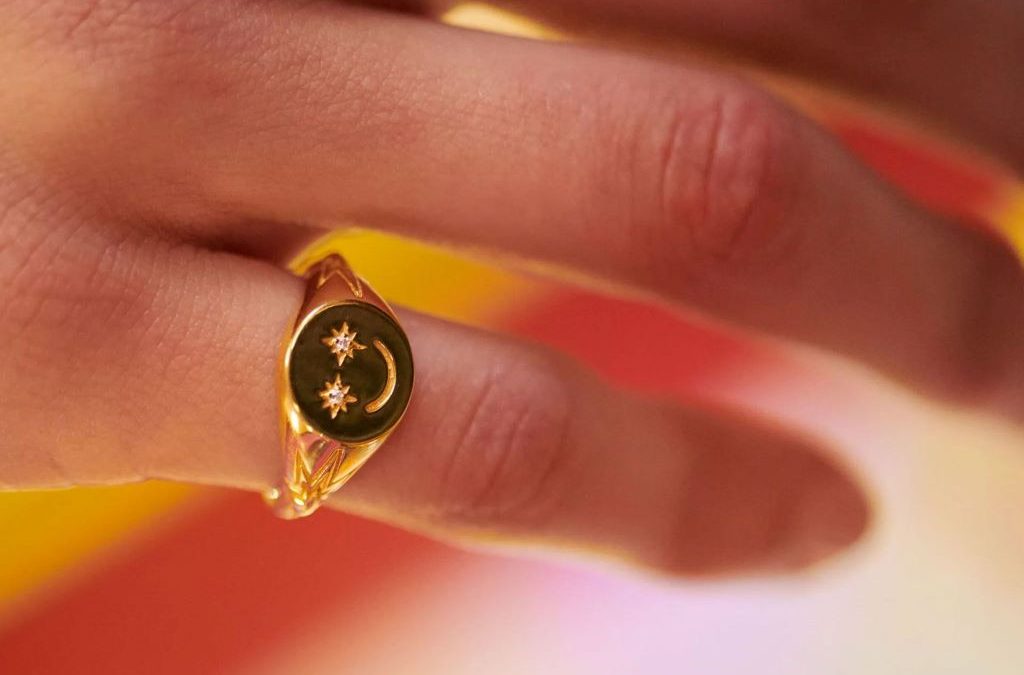 Can I wear a signet ring every day?