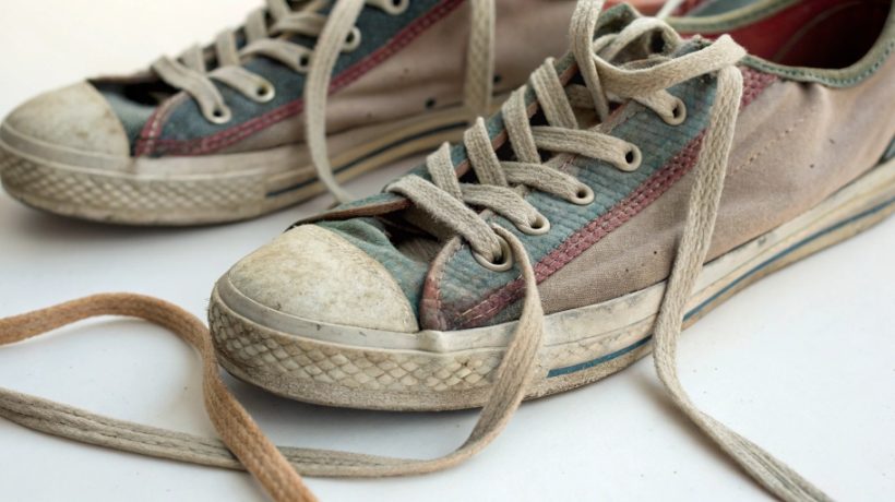 How to Describe Shoelaces That Are Old: A Complete Guide