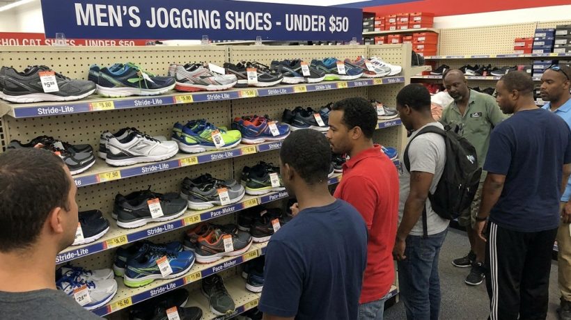 How to Choose Affordable Jogging Shoes for Men in 2026
